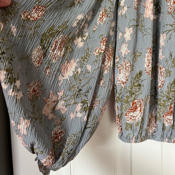 Altar’d State Blue Floral Boho Gauze Blouse size XS - Picture 7 of 9